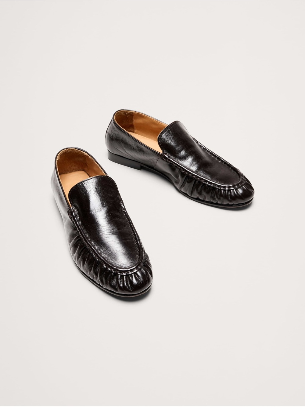Banana Republic Moc-Toe Loafer: 6.5